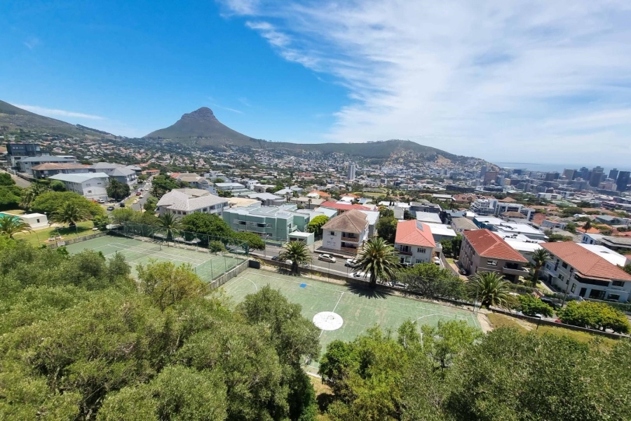 2 Bedroom Property for Sale in Vredehoek Western Cape